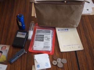 いつも携帯しているポーチ（第一次持ち出し袋）の中身